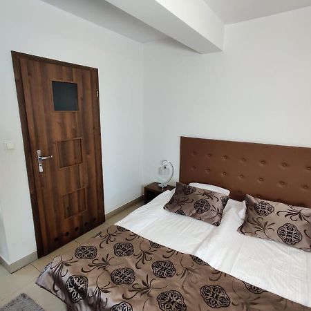 Belweder Apart otel Porosły Dış mekan fotoğraf