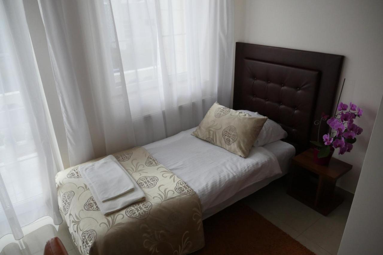 Belweder Apart otel Porosły Dış mekan fotoğraf