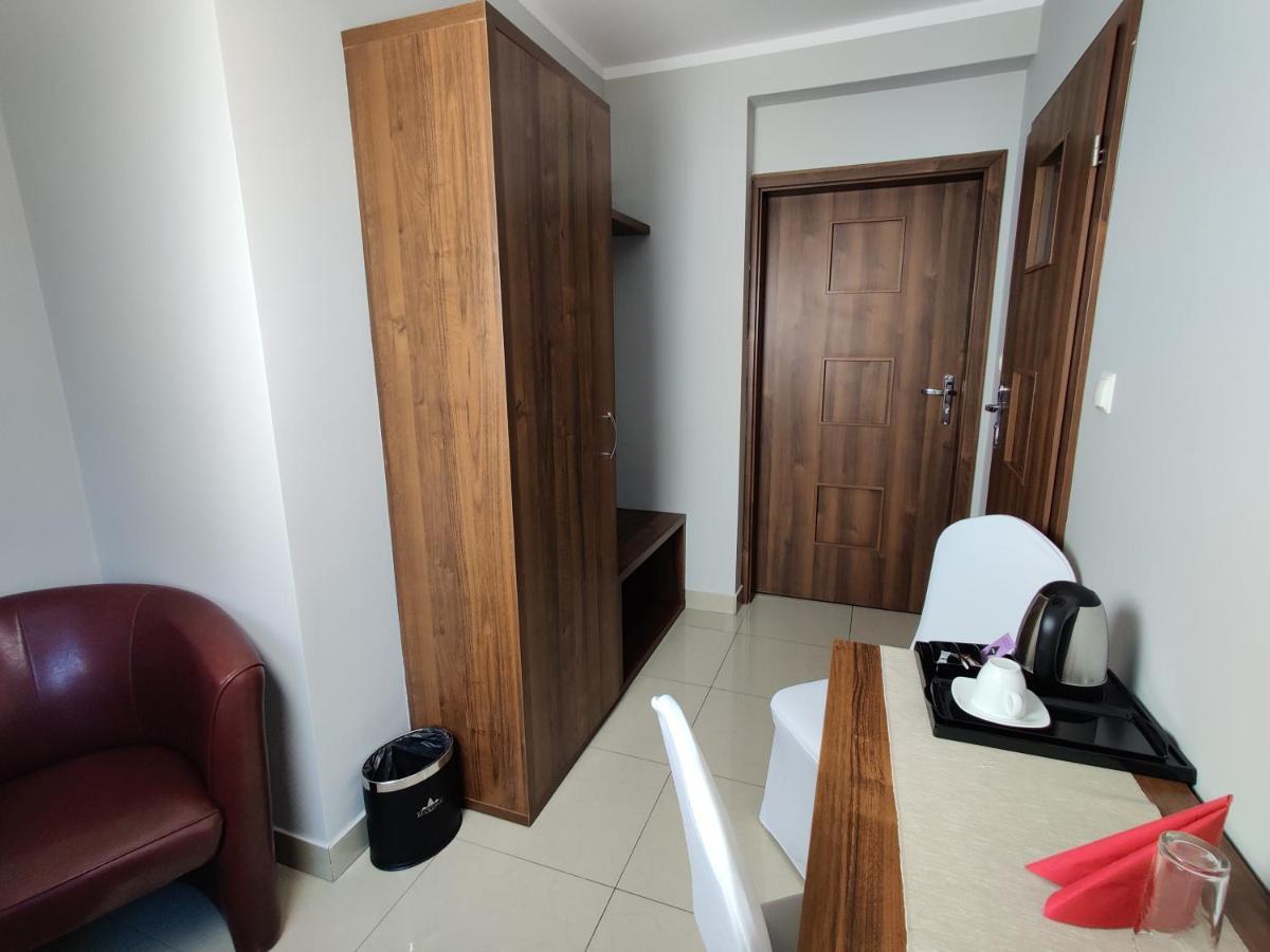 Belweder Apart otel Porosły Dış mekan fotoğraf