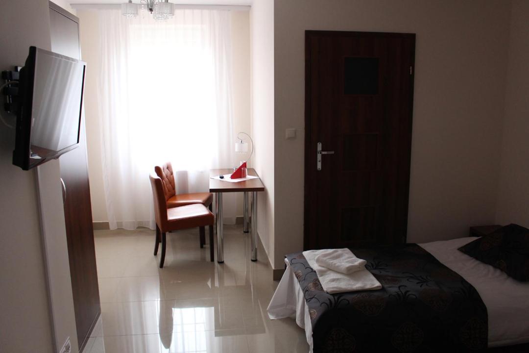 Belweder Apart otel Porosły Dış mekan fotoğraf