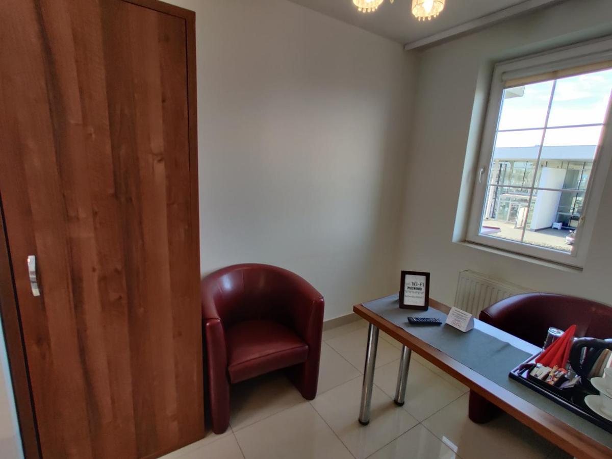 Belweder Apart otel Porosły Dış mekan fotoğraf