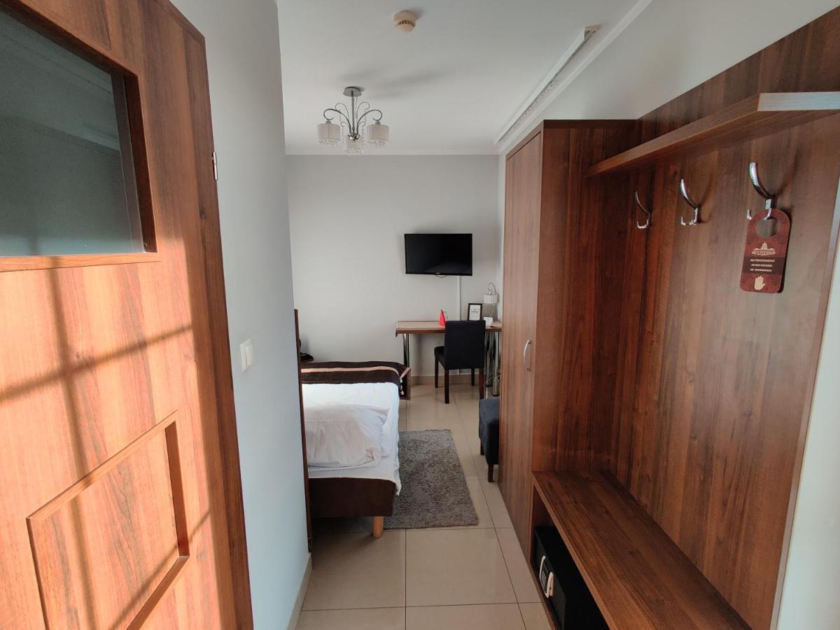 Belweder Apart otel Porosły Dış mekan fotoğraf