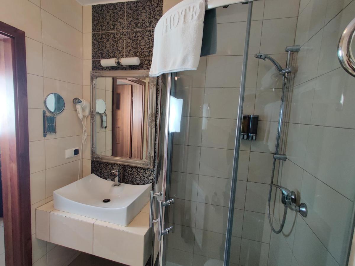 Belweder Apart otel Porosły Dış mekan fotoğraf