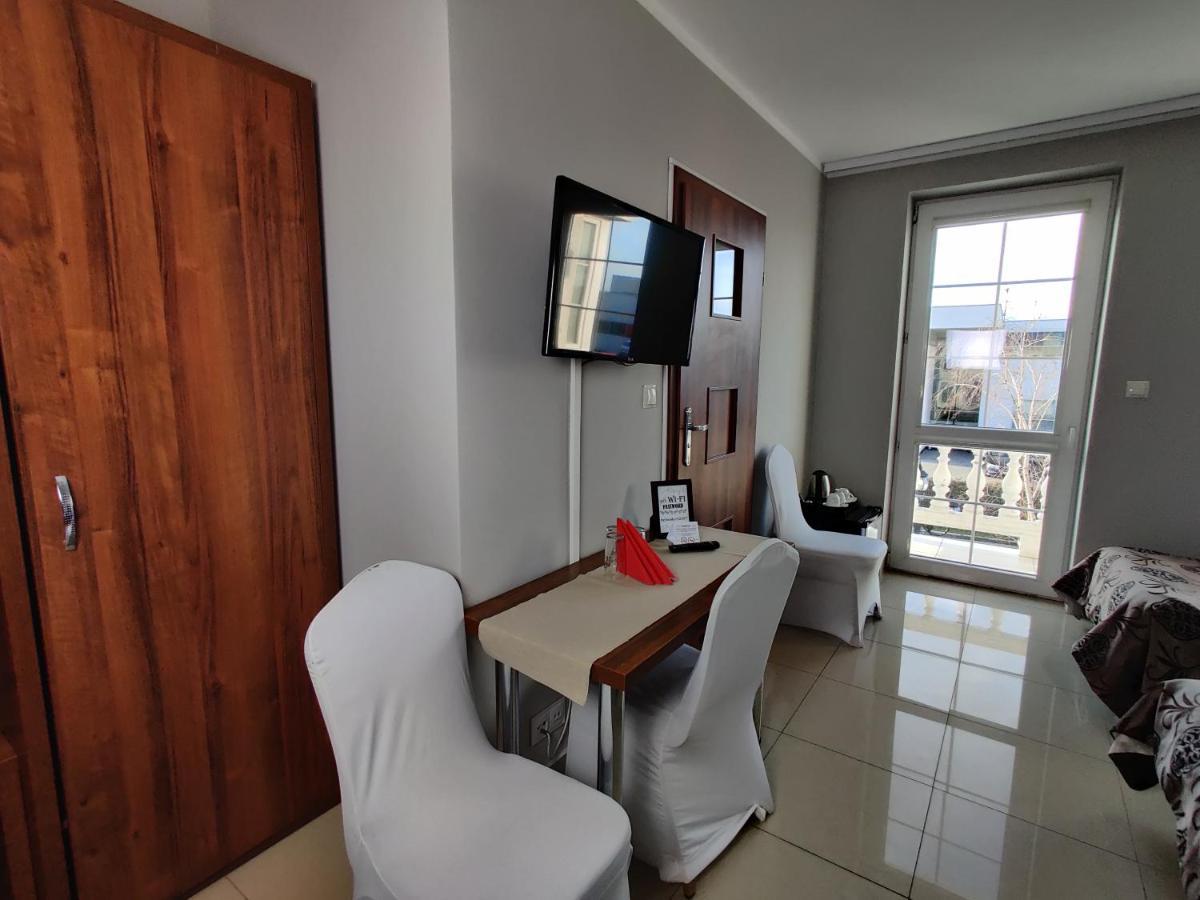 Belweder Apart otel Porosły Dış mekan fotoğraf