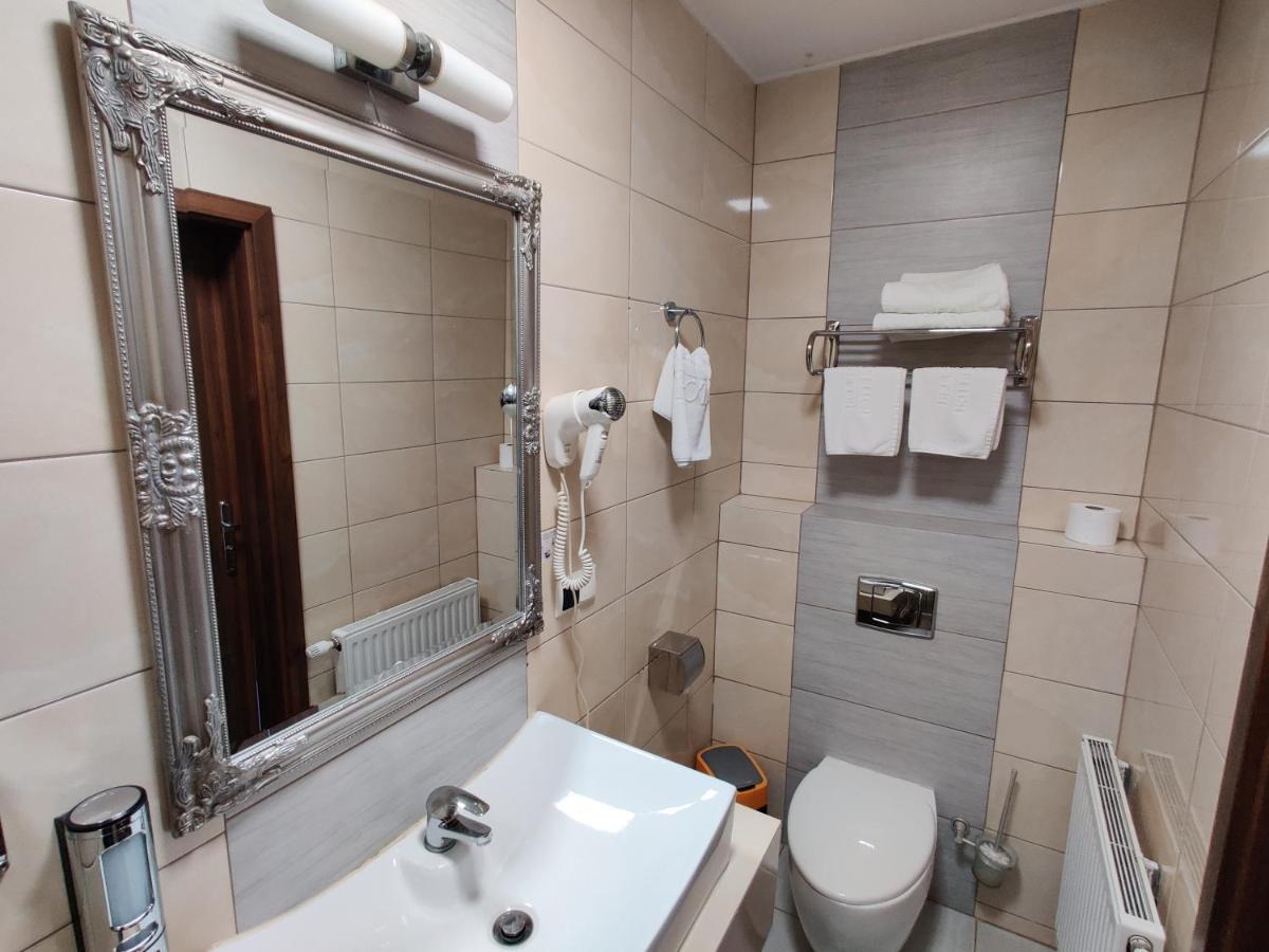 Belweder Apart otel Porosły Dış mekan fotoğraf