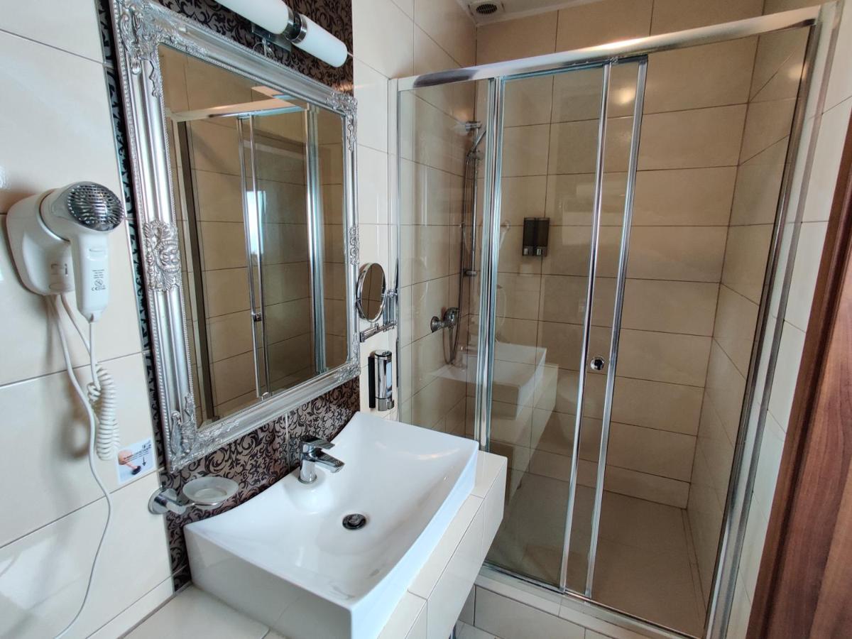 Belweder Apart otel Porosły Dış mekan fotoğraf