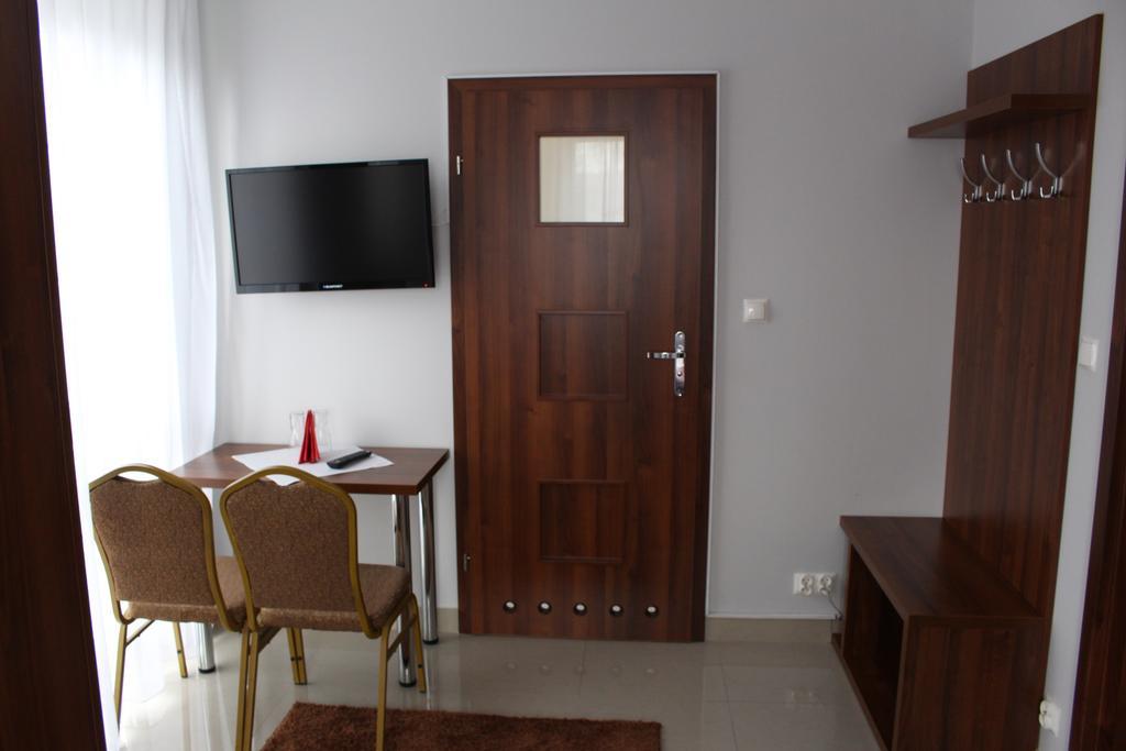 Belweder Apart otel Porosły Oda fotoğraf