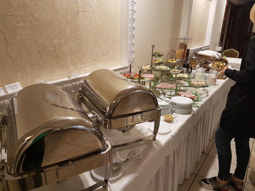 Belweder Apart otel Porosły Dış mekan fotoğraf